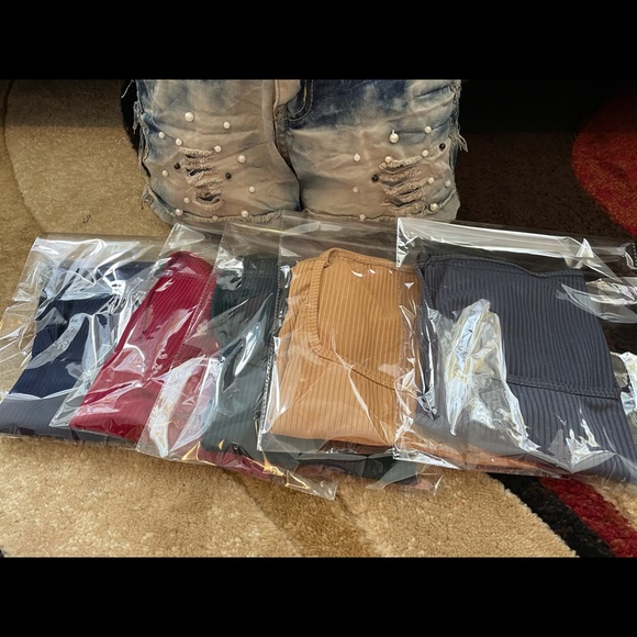 Brand new cute crop tops - Picture 2 of 2